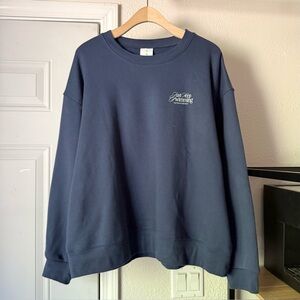 UNFINISHED APPAREL navy blue‎ graphic text font crew oversized pullover sweater